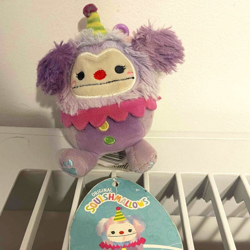 Yekaterina Clown big foot clip Squishmallows 3.5”